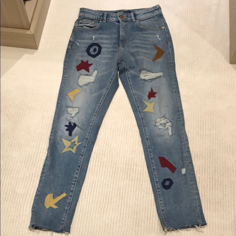 Perfect boyfriend jean with distressing & patches
